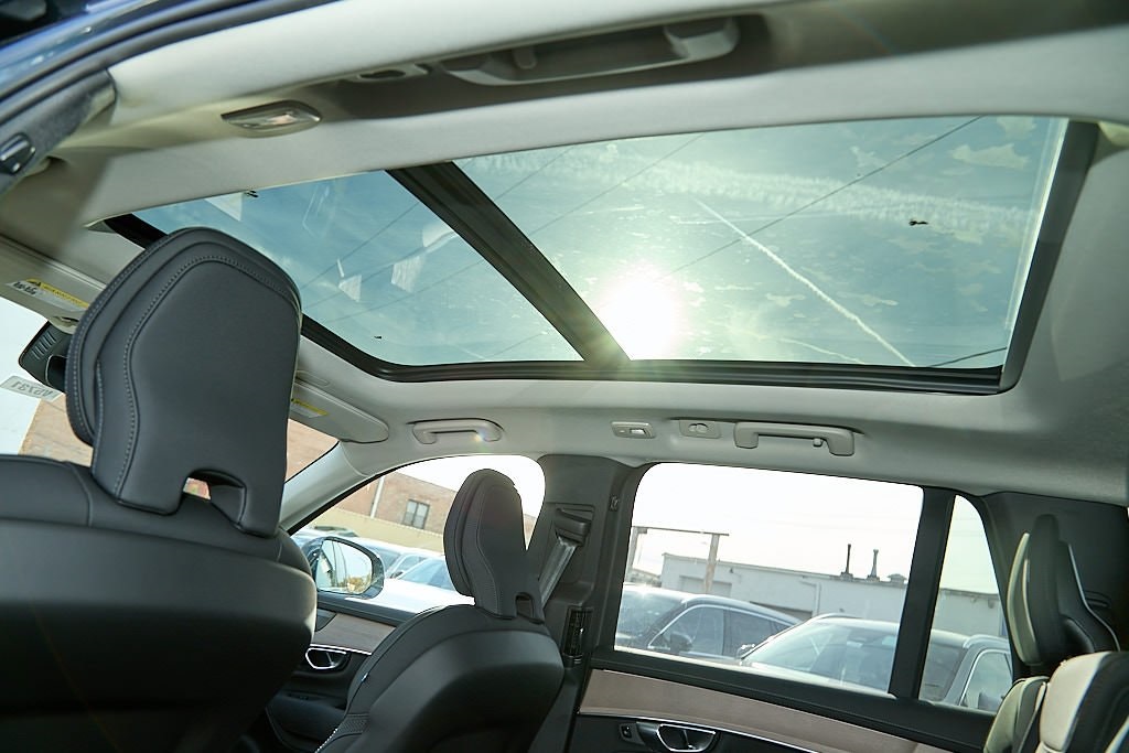 2026 VOLVO XC90 - Image 21