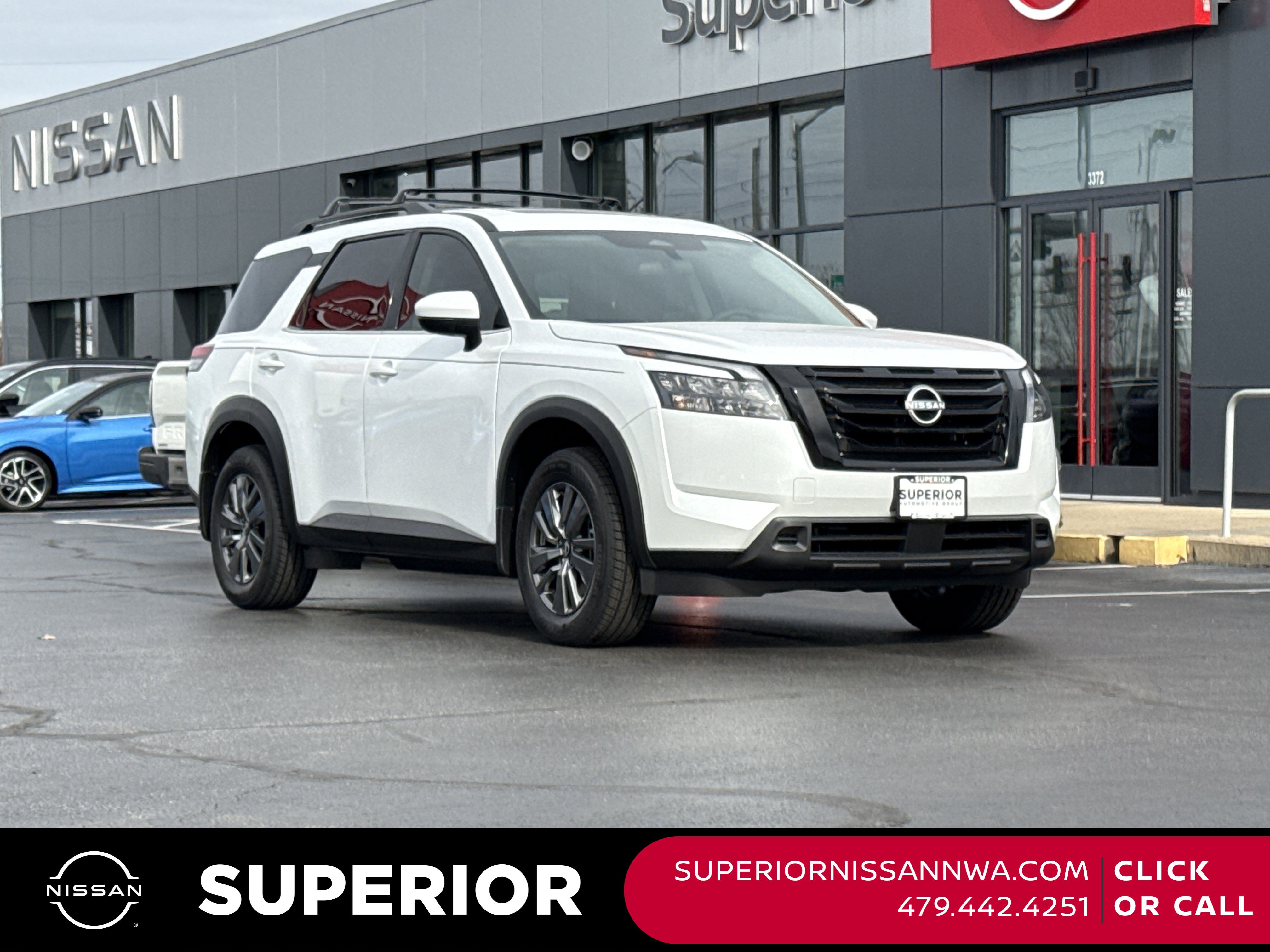 2025 Nissan Pathfinder SV's photo