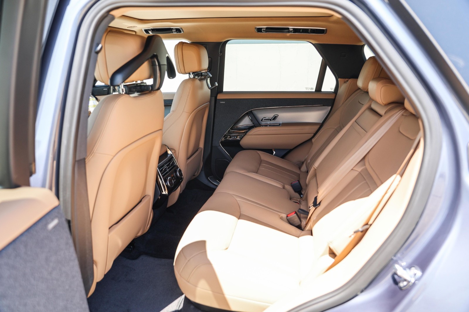 2025 Land Rover Range Rover Sport SE photo 16