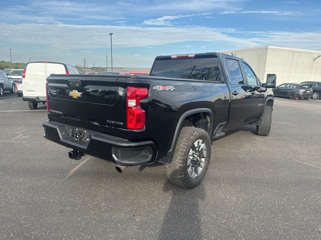 2023 Chevrolet Silverado 2500HD Custom photo 5