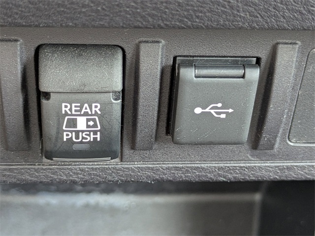 2021 Toyota Tacoma SR5 V6 photo 19