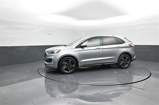 2020 Ford Edge ST photo 2