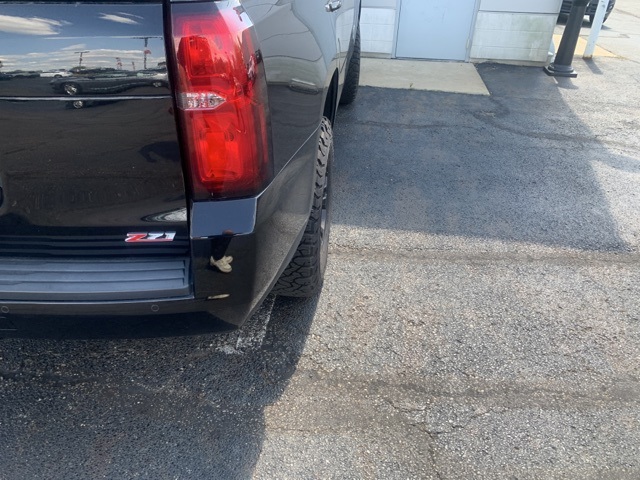2019 Chevrolet Tahoe LT photo 3
