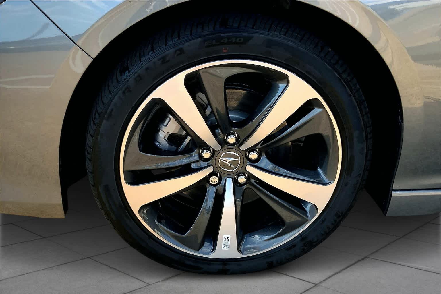 2025 Acura TLX Technology photo 12
