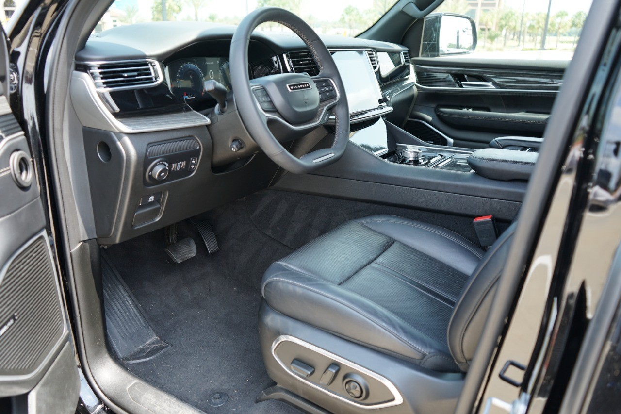 2022 Jeep Wagoneer Series II photo 13