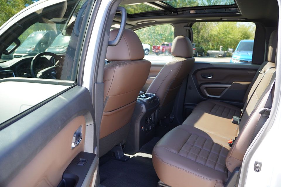 2024 Nissan Titan Platinum Reserve photo 16