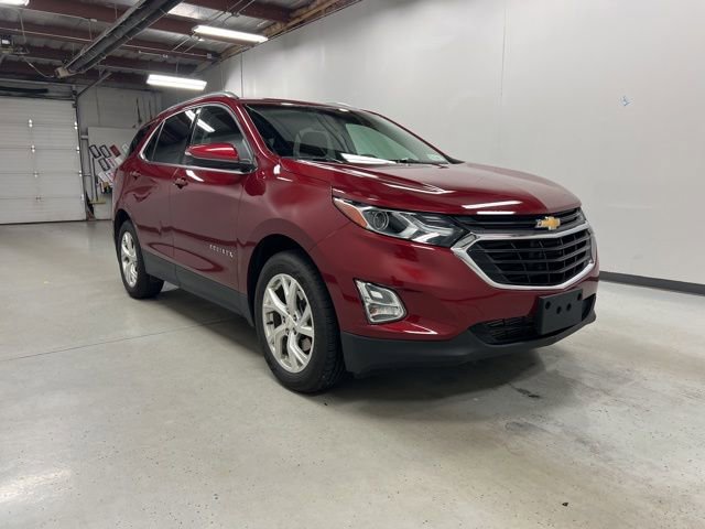 2019 Chevrolet Equinox LT photo 2