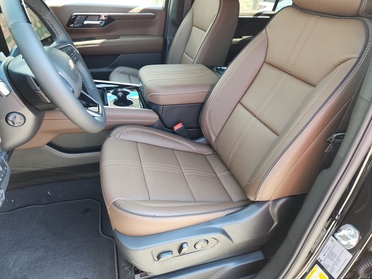 2025 Chevrolet Suburban High Country photo 19