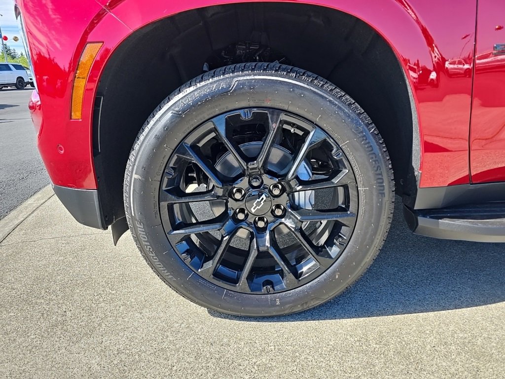 2025 Chevrolet Suburban LT photo 38