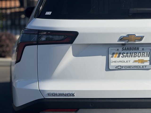 2026 Chevrolet Equinox LT photo 2