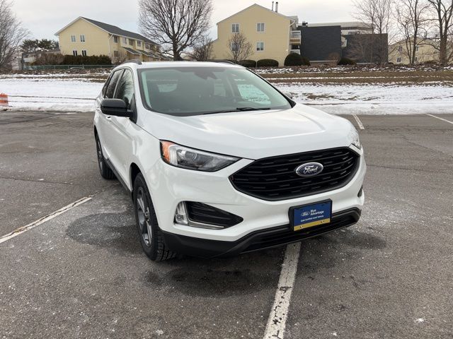 2022 Ford Edge SEL's photo