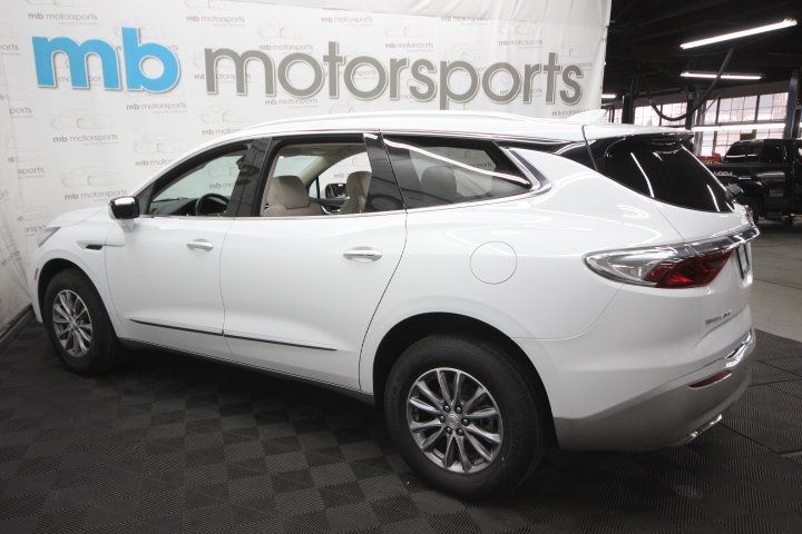 2022 Buick Enclave Essence photo 2