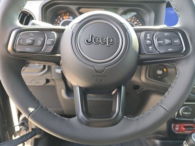 2025 Jeep Wrangler Willys photo 32