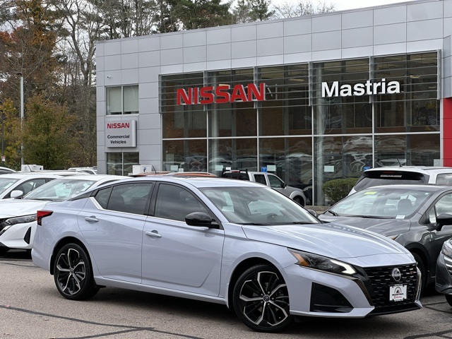 2023 Nissan Altima SR