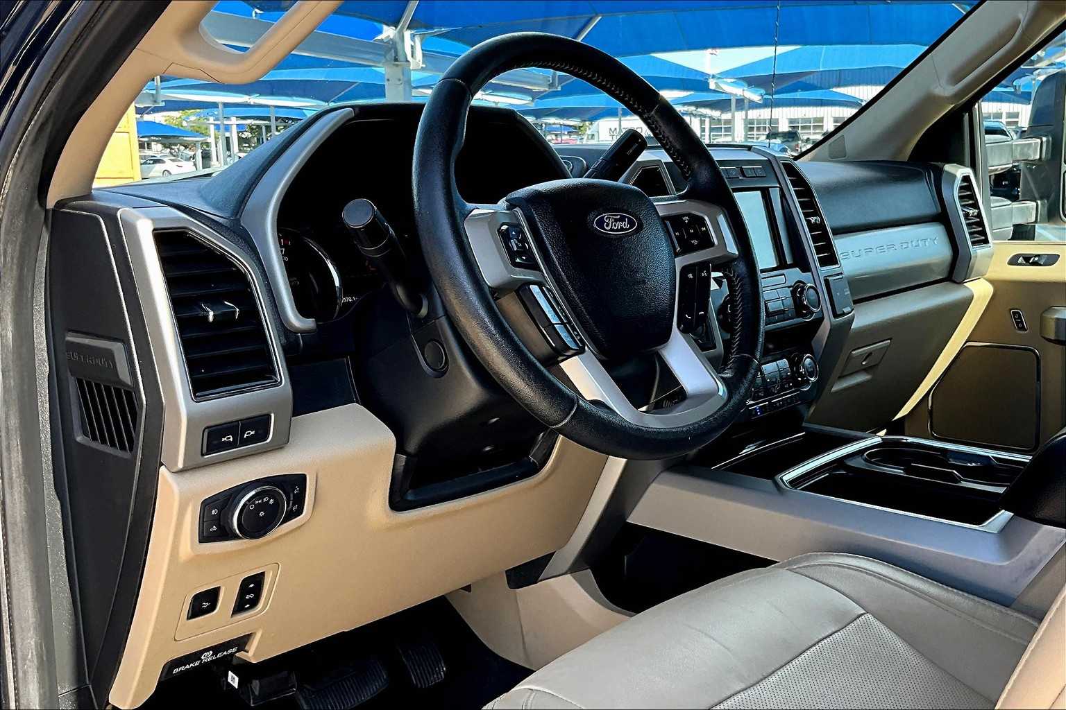 2019 Ford F-250 Lariat photo 16
