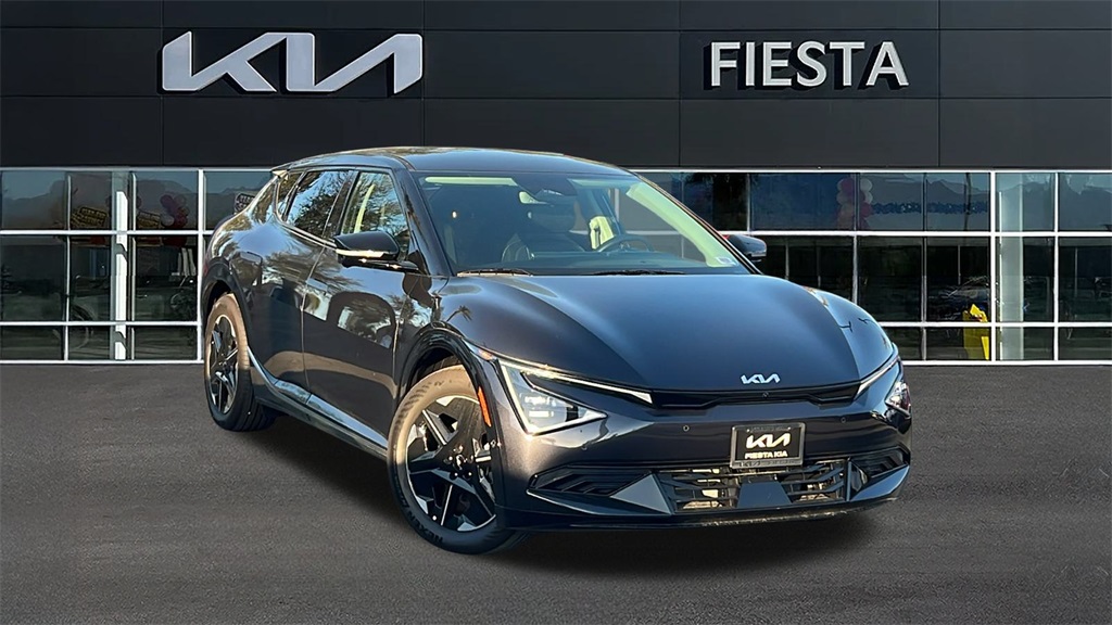 2025 Kia EV6 Wind's photo