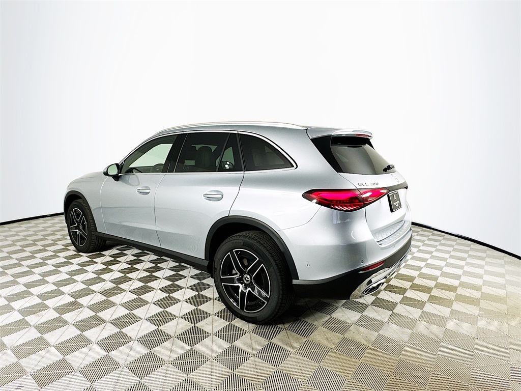 2026 Mercedes Benz GLC 300 4MATIC photo 5