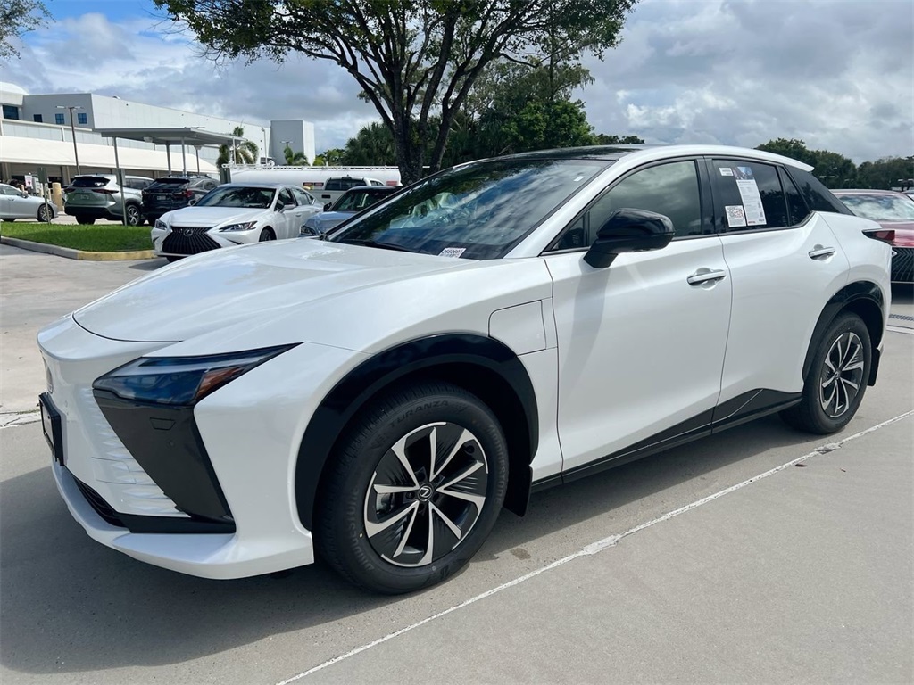 2025 Lexus RZ 450e 300e Premium photo 3