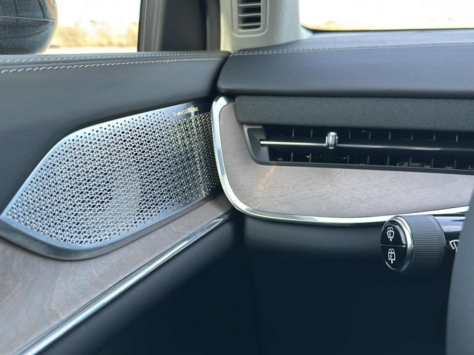 2025 Volvo EX90 Twin Motor Performance Ultra photo 17