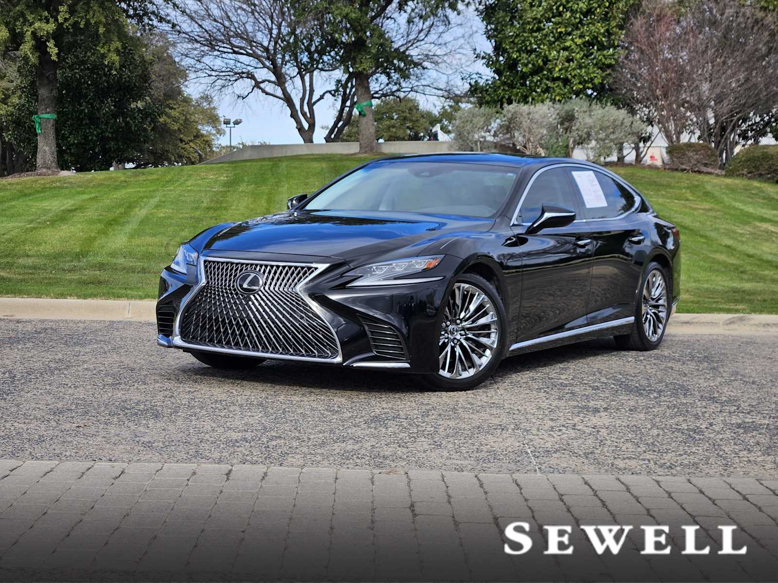2019 Lexus LS Base's photo