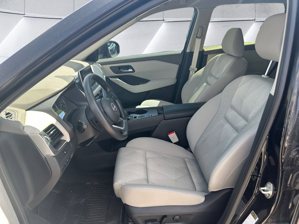 2024 Nissan Rogue SV photo 7