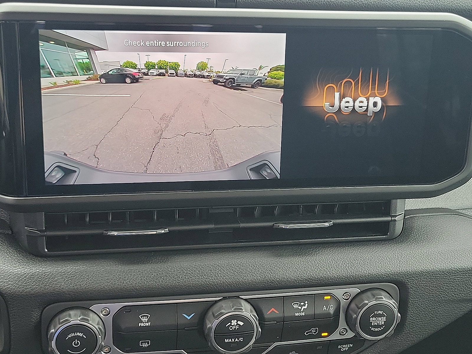 2025 Jeep Gladiator Sport S photo 9