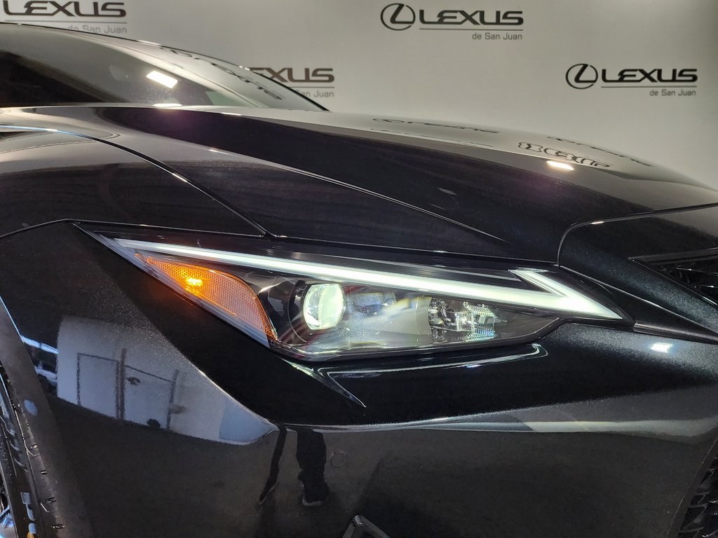 2025 Lexus IS 300 F SPORT photo 5