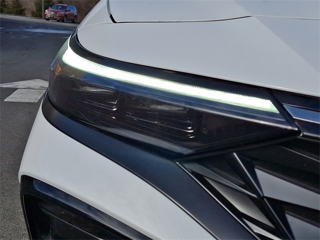 2025 Hyundai Elantra Hybrid Limited photo 8