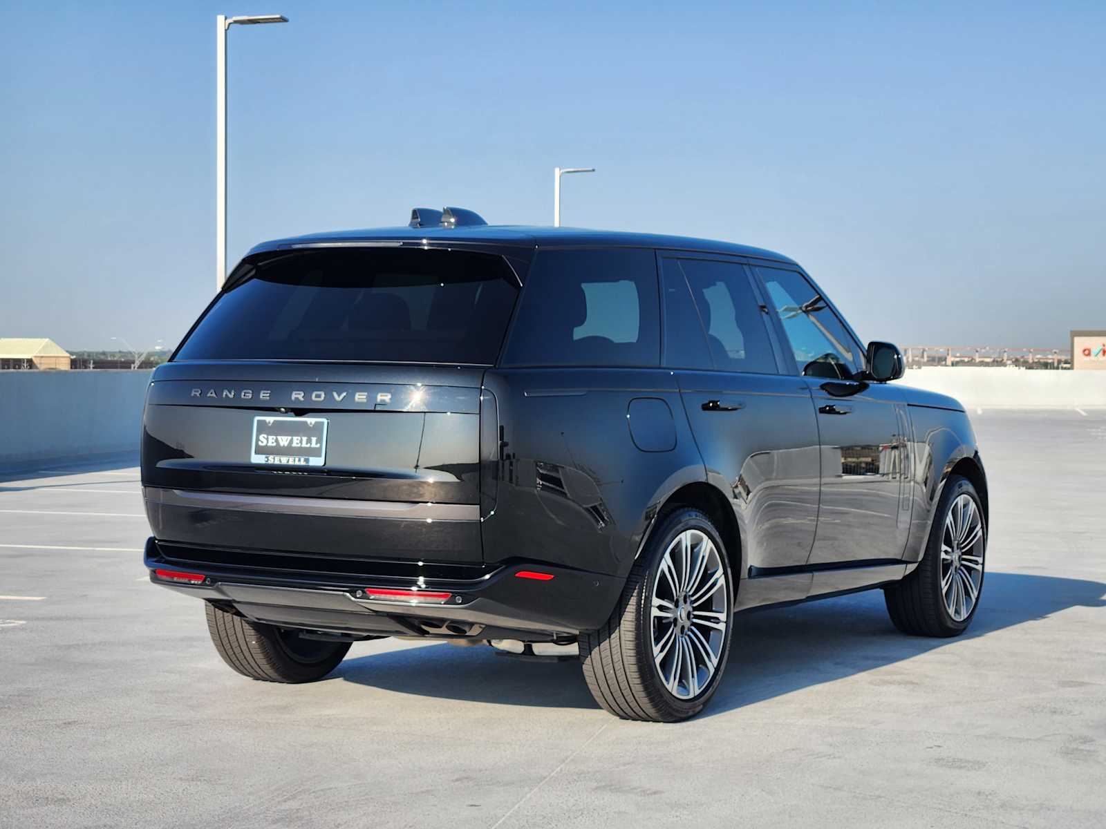 2025 Land Rover Range Rover SE photo 5