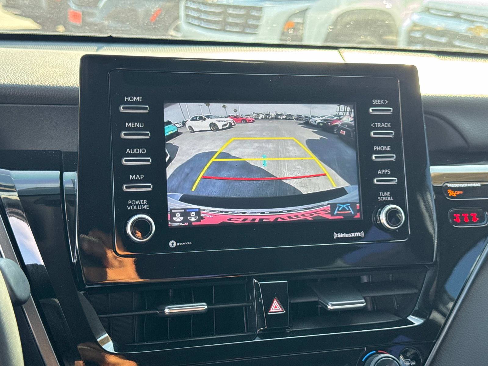 2022 Toyota Camry SE photo 25