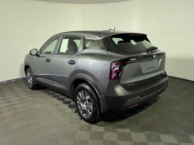 2025 Nissan Kicks S photo 4