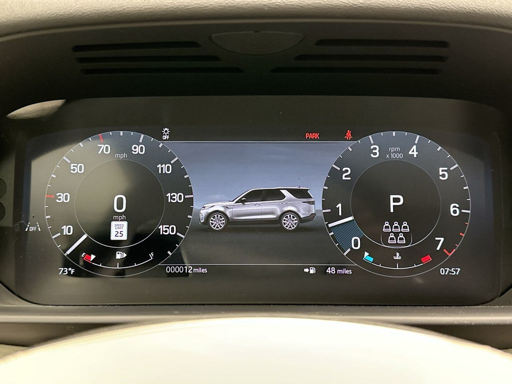 2025 Land Rover Discovery SE photo 15