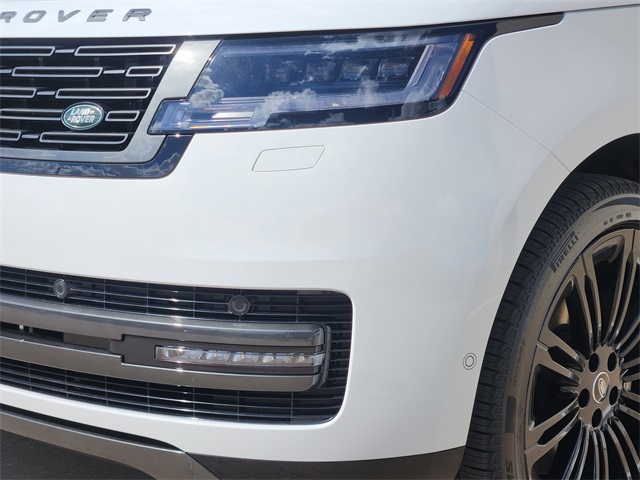2025 Land Rover Range Rover SE photo 5