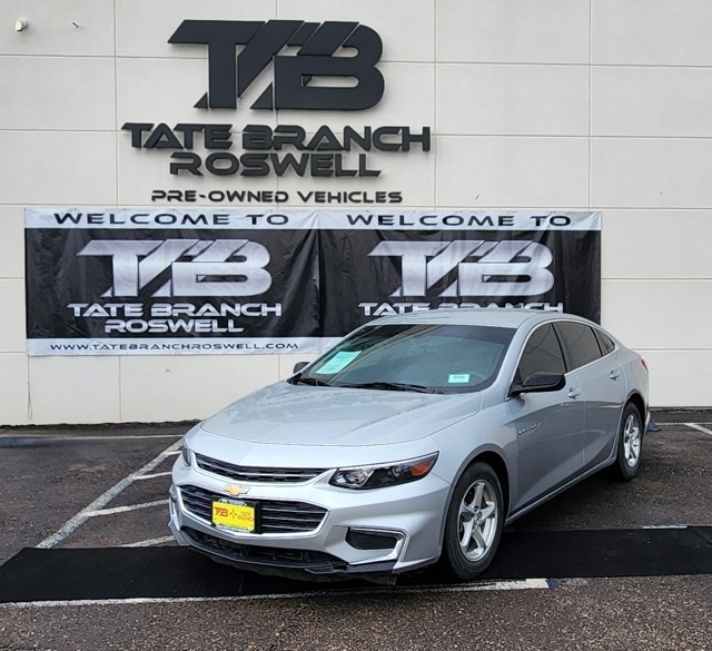 2018 Chevrolet Malibu photo 3