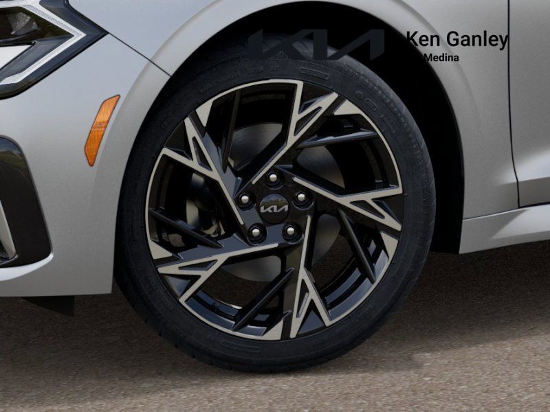 2026 Kia K5 GT-Line photo 9
