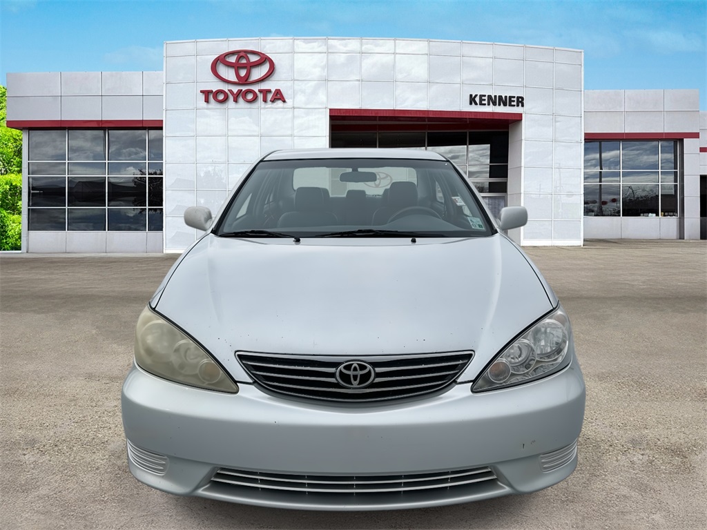 2005 Toyota Camry LE photo 2