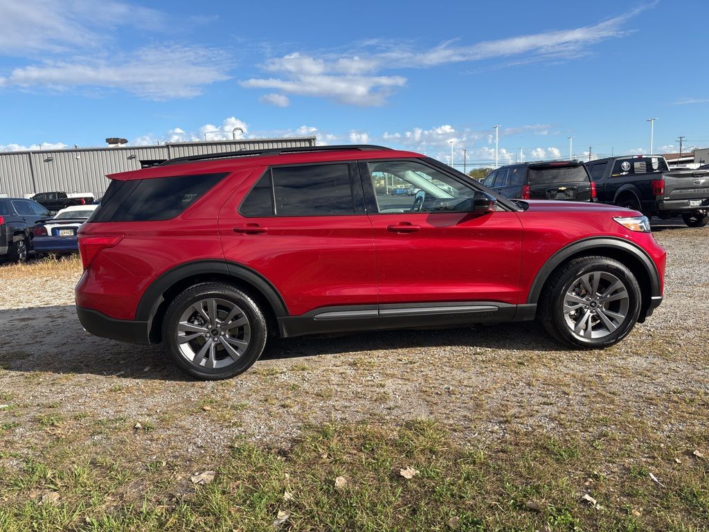 2022 Ford Explorer XLT photo 3