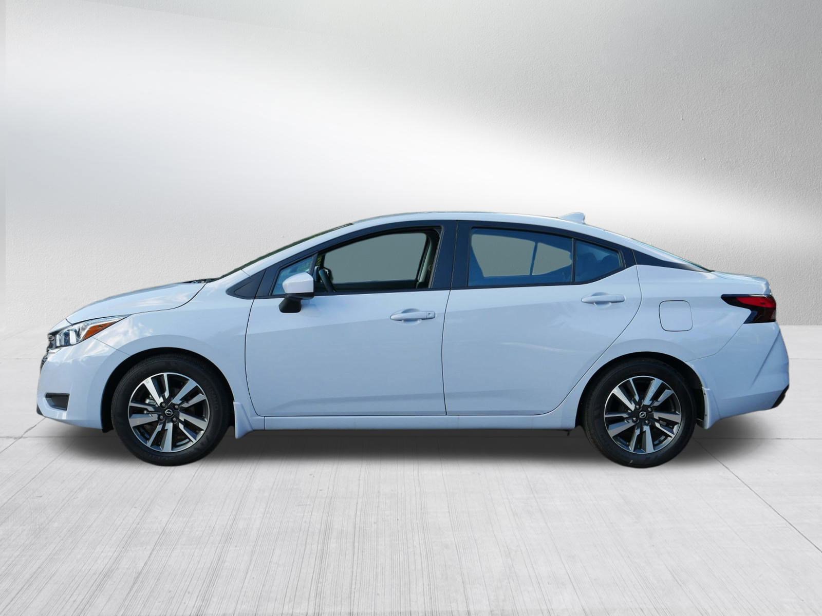 2024 Nissan Versa SV photo 4