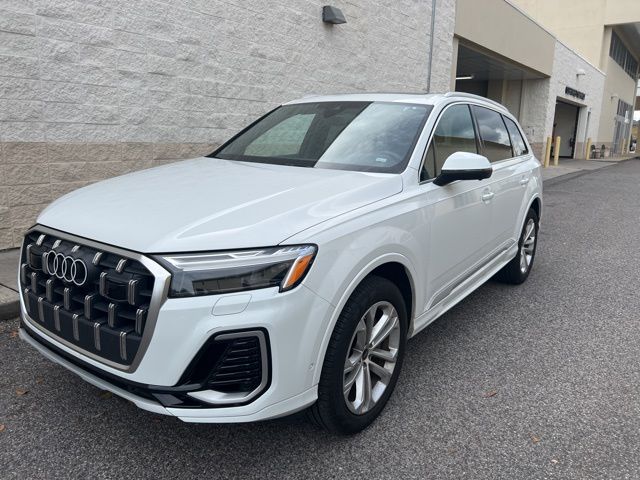 2025 Audi Q7 Premium Plus's photo