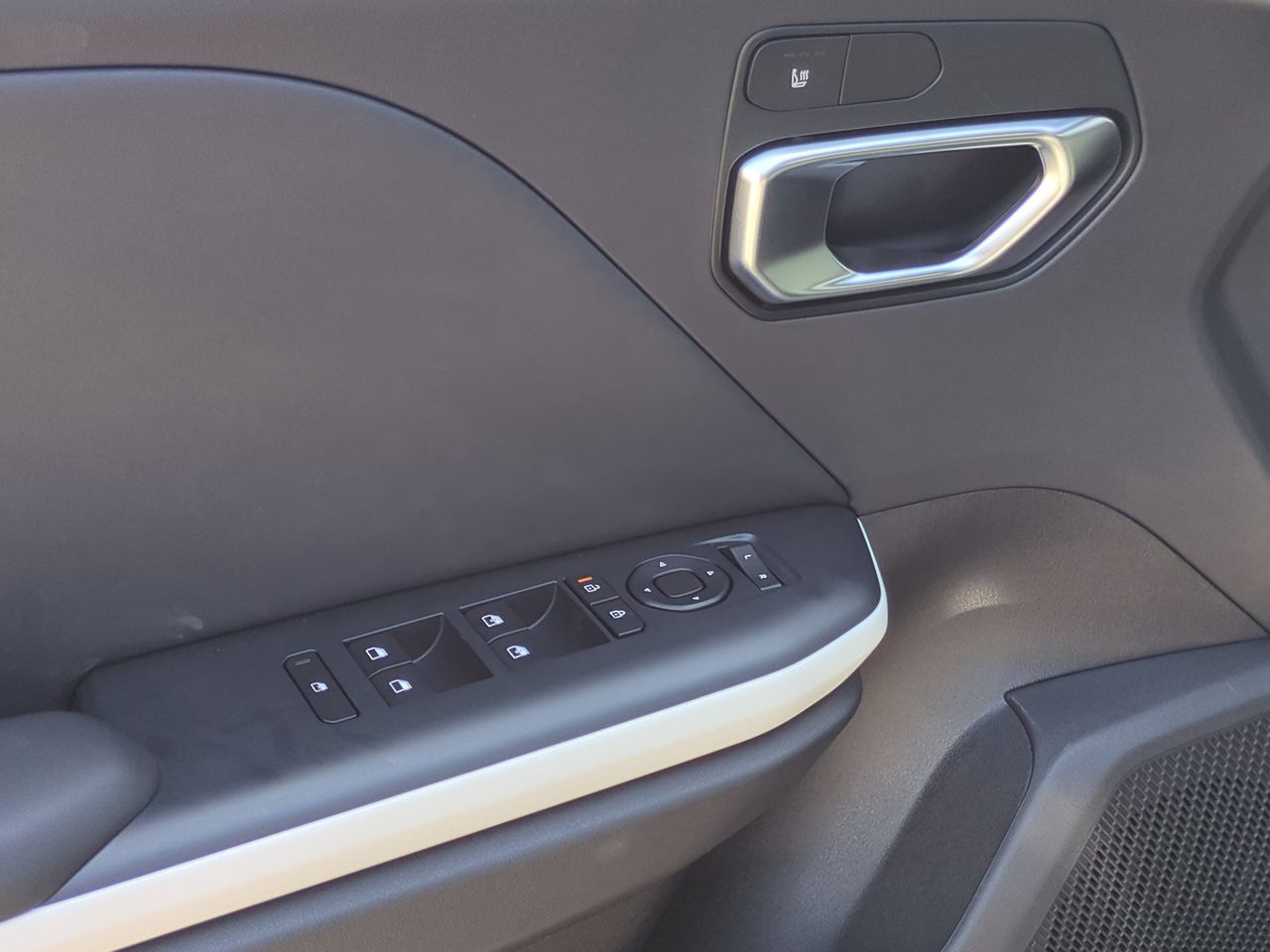 2025 Kia K4 GT-Line photo 17