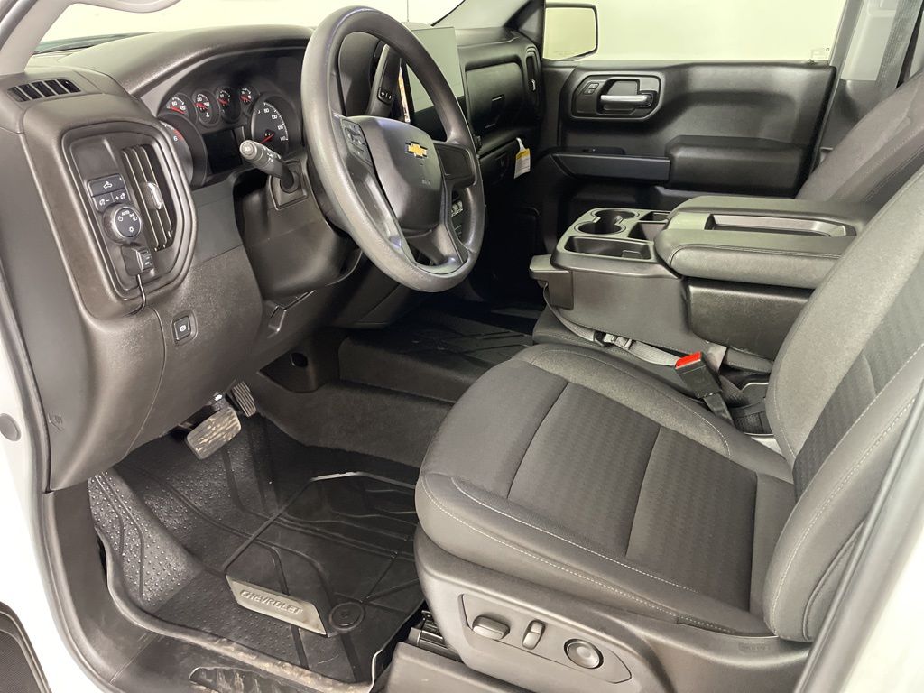 2024 Chevrolet Silverado 1500 Custom photo 12