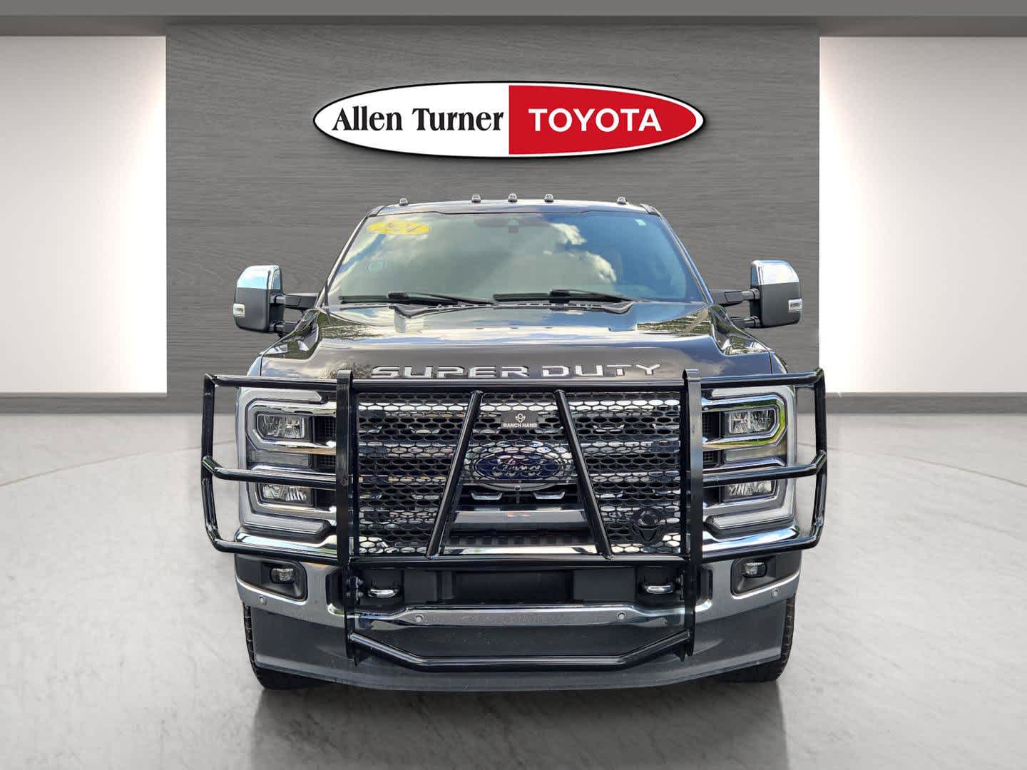 2024 Ford F-350 Lariat photo 4