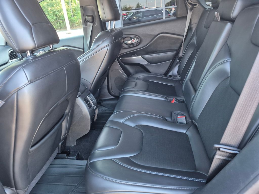 2020 Jeep Cherokee Latitude photo 11