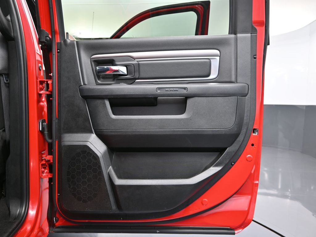 2024 Ram 1500 Classic Warlock photo 29