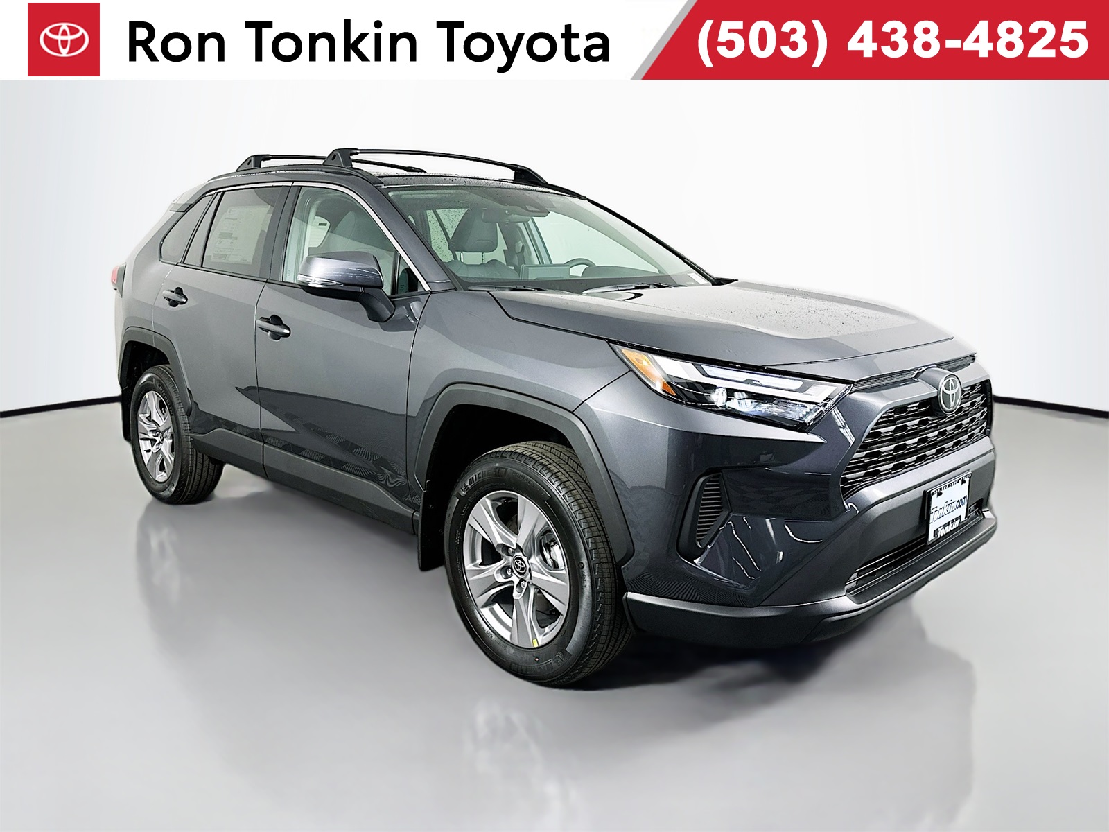 2025 Toyota RAV4 XLE's photo