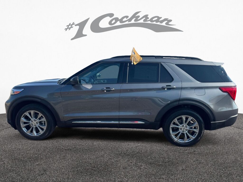 2022 Ford Explorer XLT photo 2