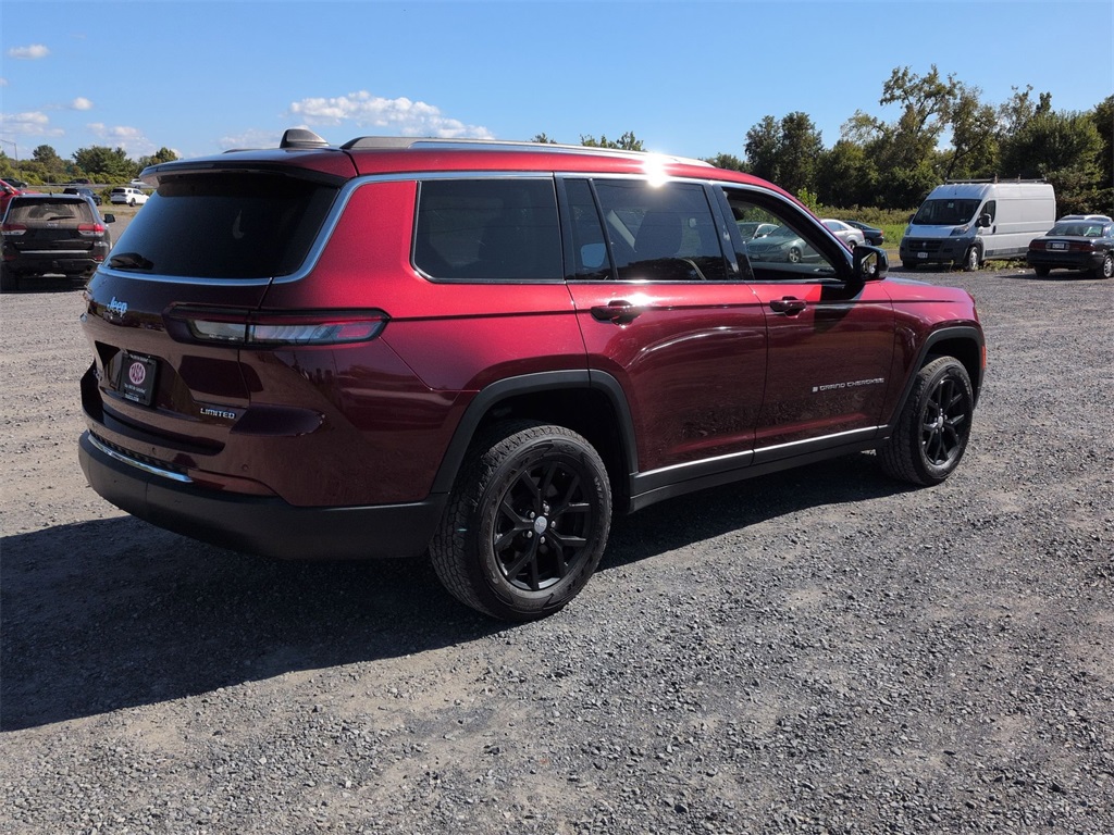 2022 Jeep Grand Cherokee Limited photo 2