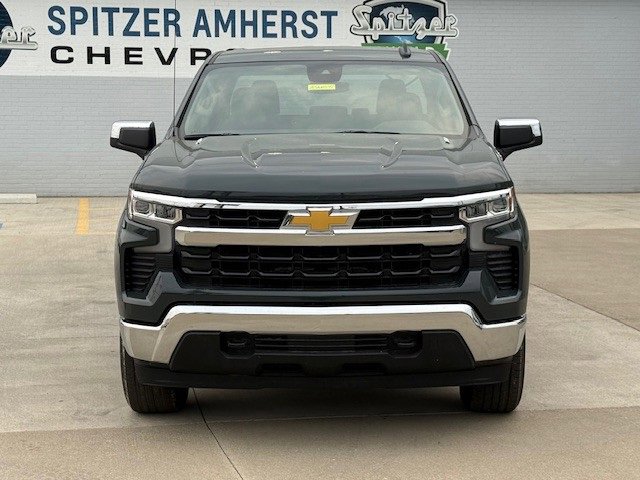 2026 Chevrolet Silverado photo 9
