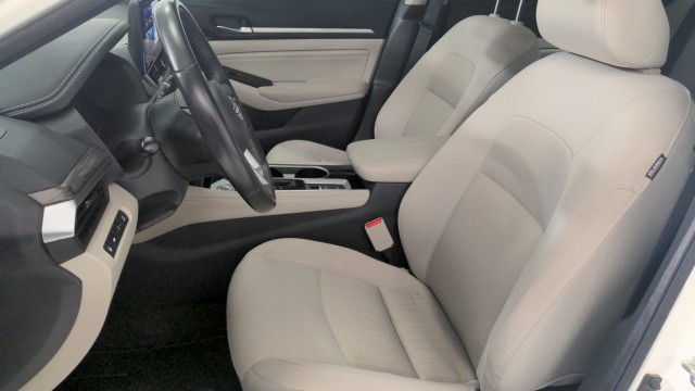 Used 2023 Pearl White Tricoat Nissan 2.5 SV image 15