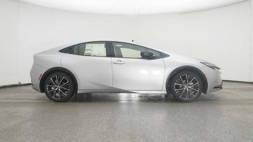 2026 Toyota Prius XLE photo 25